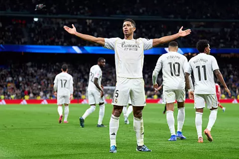 دقيقة بدقيقة.. ريال مدريد 1-0 اشبيلية.. استراحة (فيديو)